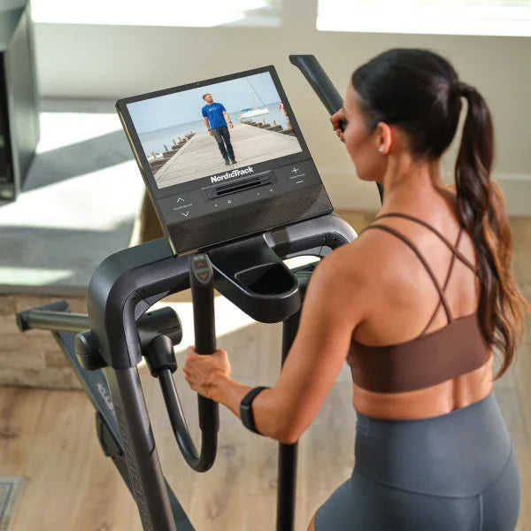 Elliptical Crosstrainer X16 - Almac Sports